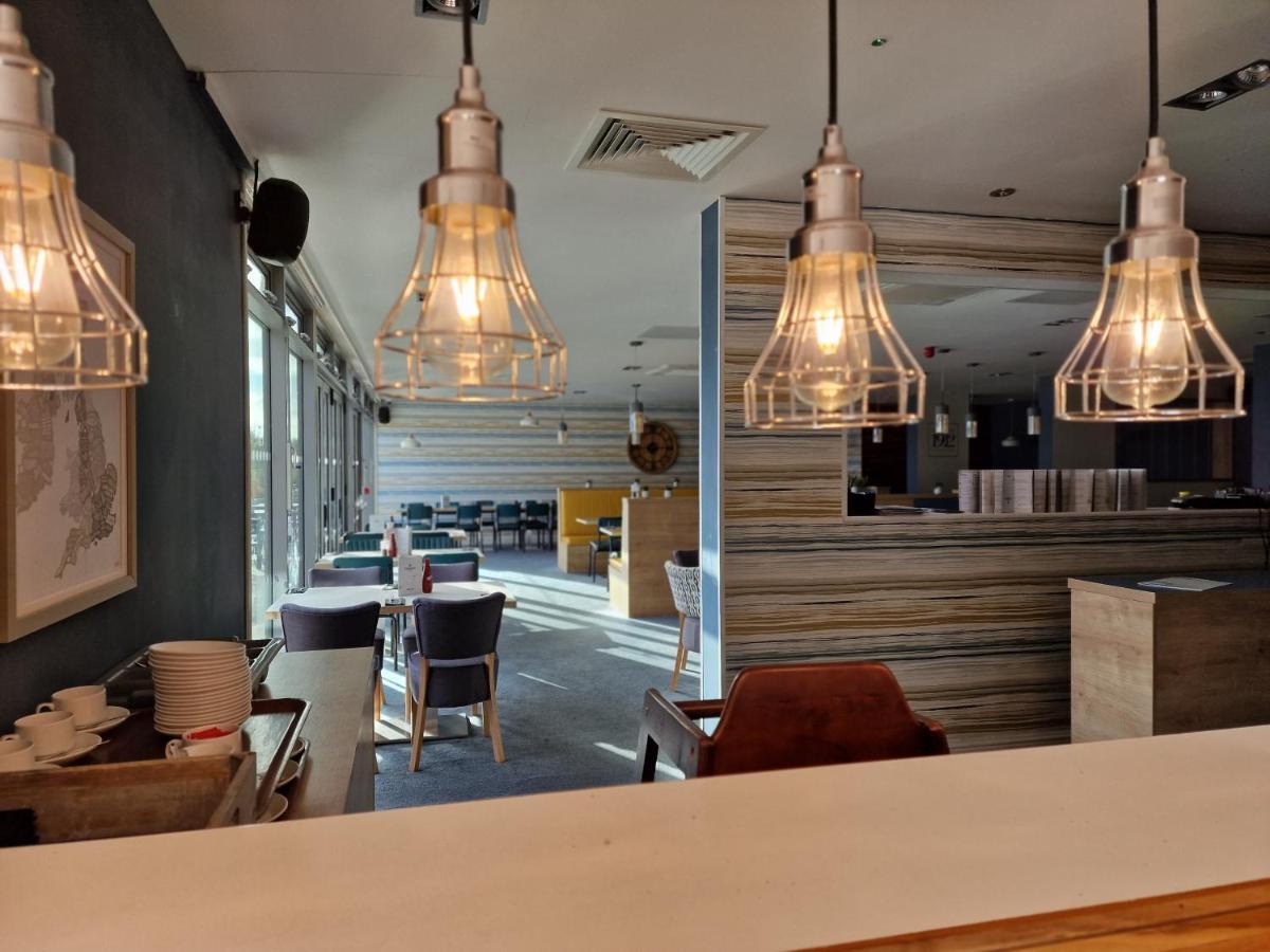 Lakewood Lodge South Cerney Esterno foto